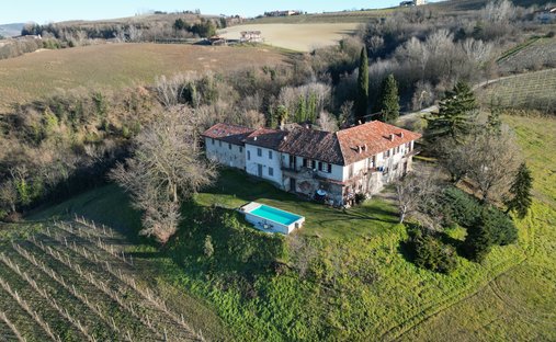 Maisons de campagne à Dogliani, Piémont, Italie 1