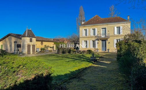 House in Libourne, Nouvelle-Aquitaine, France 1