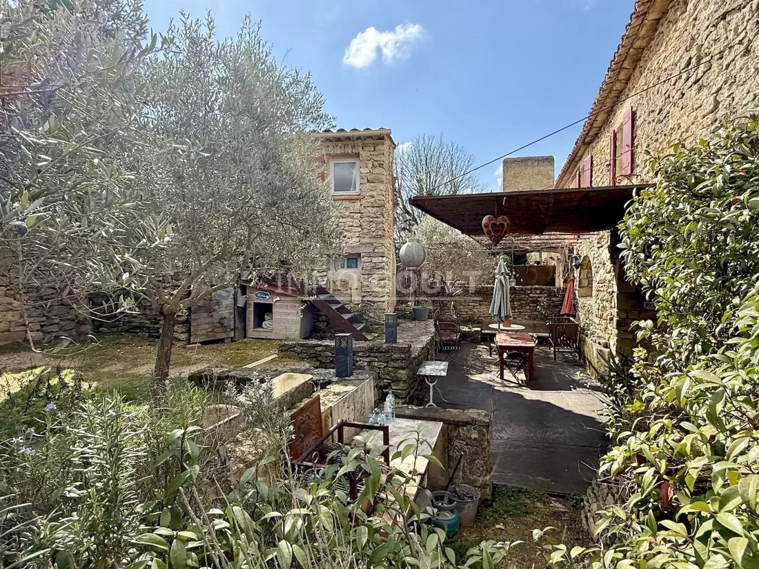 House in Gordes, Provence-Alpes-Côte d'Azur, France 2 - 15366220