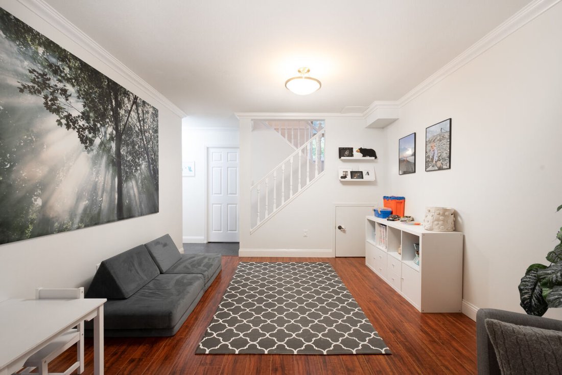 Townhouse in Port Moody, British Columbia, Canada 5 - 15365225