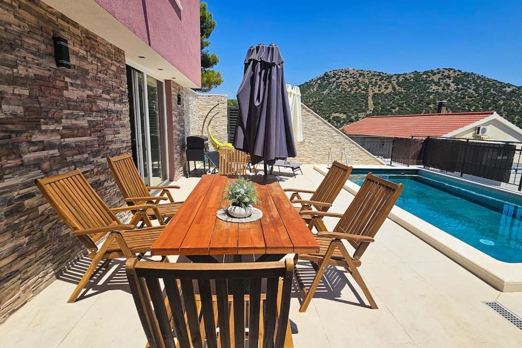 Villa in Gradska cetvrt Stari grad, Sibenik, Sibenik-Knin County 2 - 15366790