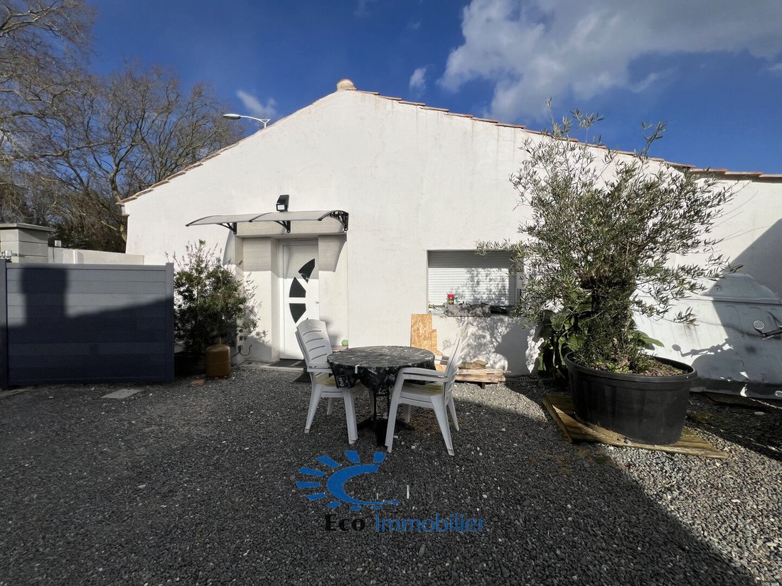 House in Dompierre-sur-Mer, Nouvelle-Aquitaine, France 1 - 15366185