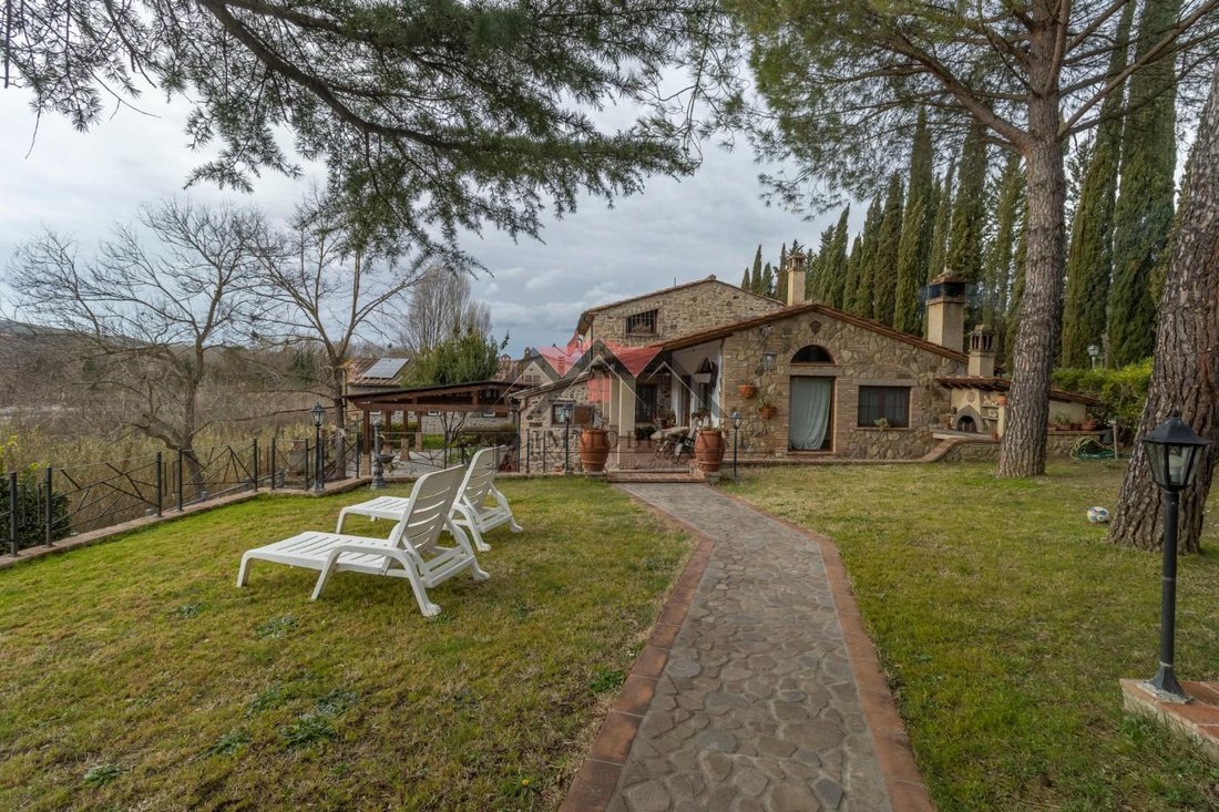 House in Volterra, Tuscany, Italy 1 - 15367176