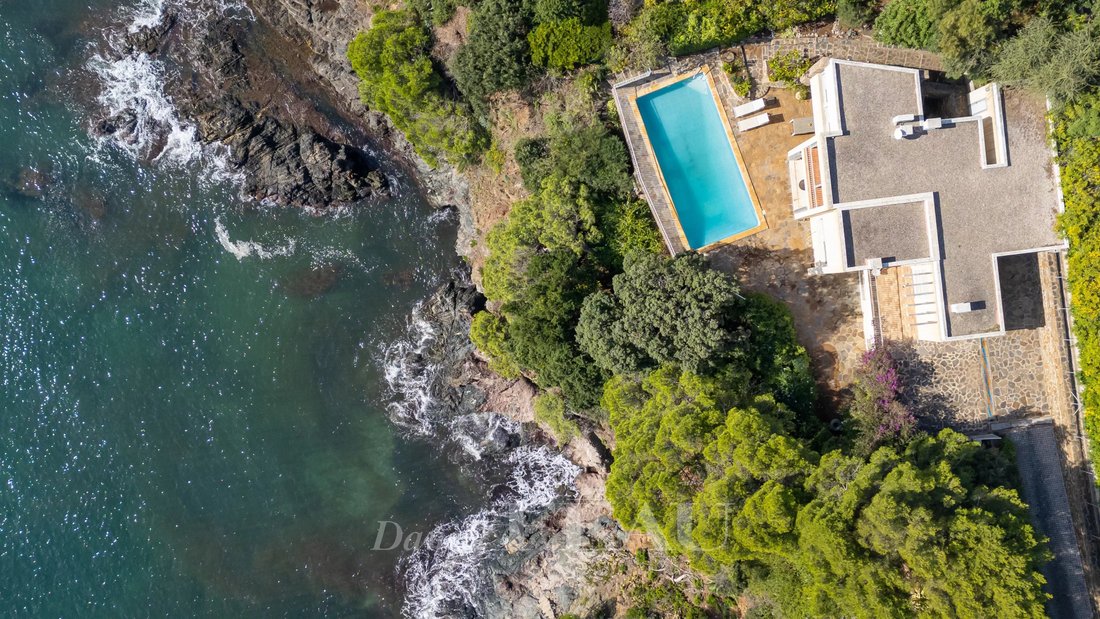 House in La Croix-Valmer, Provence-Alpes-Côte d'Azur, France 2 - 14878904