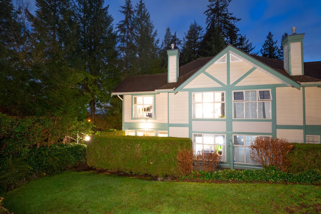 Townhouse in Port Moody, British Columbia, Canada 1 - 15365225
