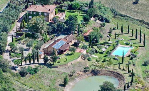 Villa in Pomarance, Tuscany, Italy 1