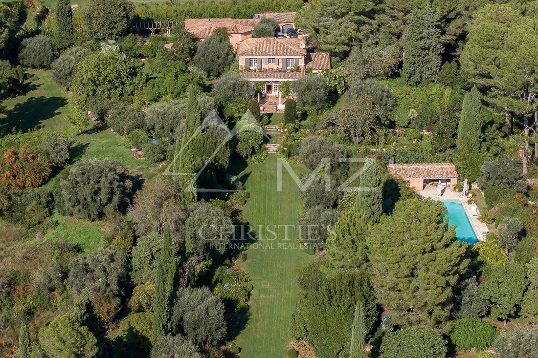 Villa in Les Indes les-Groulles, Mouans-Sartoux, France 1 - 15369410