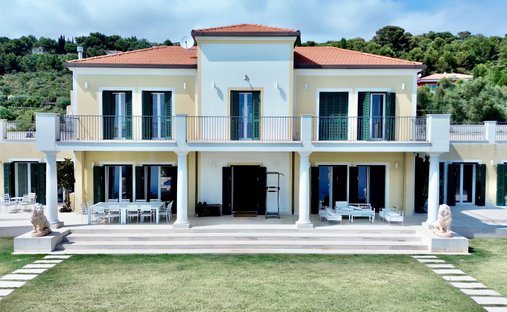 Villa in Cipressa, Liguria, Italy 1