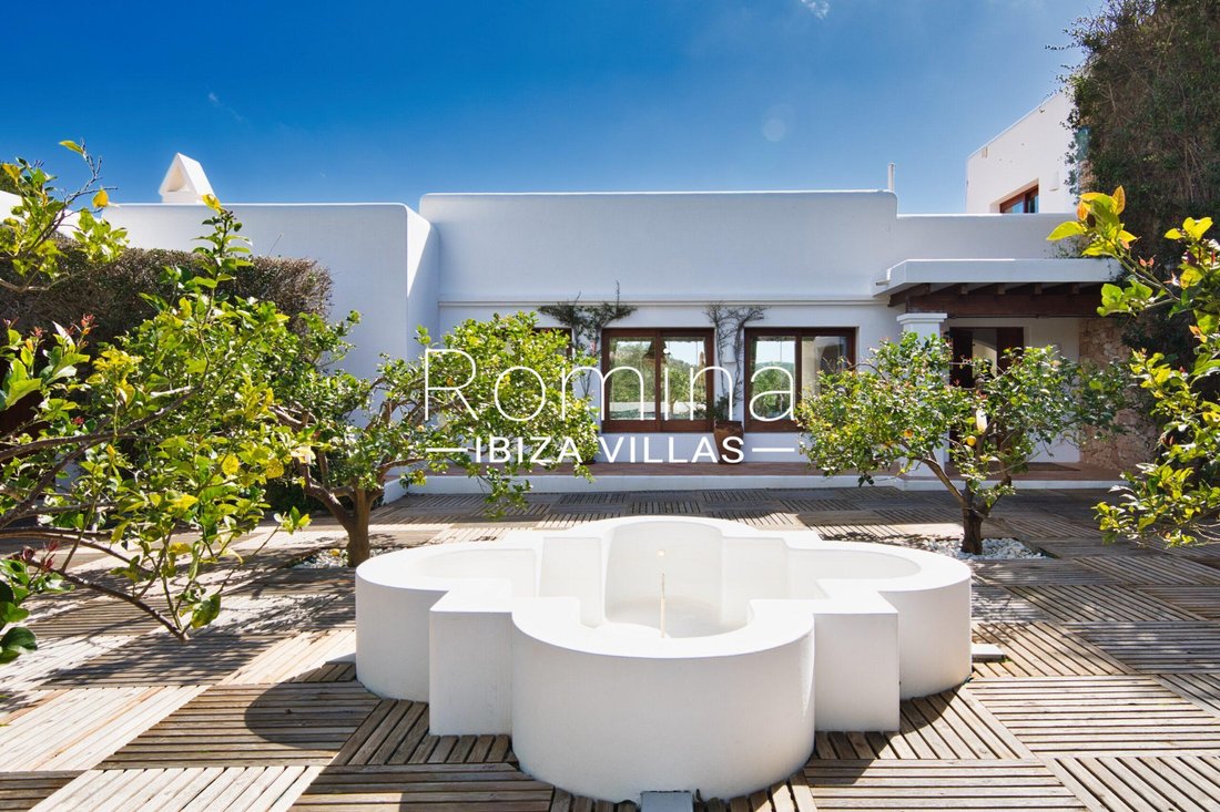 Villa in Can Furnet, Santa Eularia des Riu, Balearic Islands 3 - 15369131