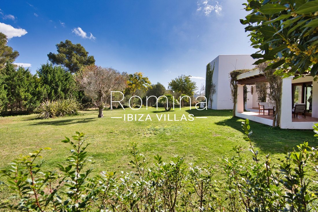Villa in Can Furnet, Santa Eularia des Riu, Balearic Islands 2 - 15369131