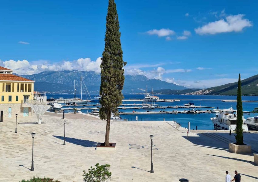Apartment in Herceg Novi, Herceg Novi Municipality, Montenegro 3 - 15371147