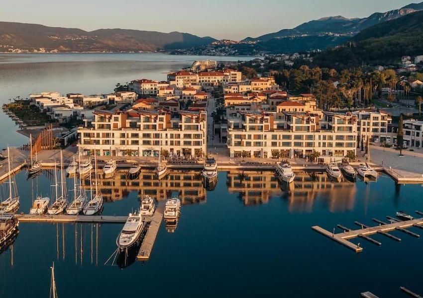 Apartment in Herceg Novi, Herceg Novi Municipality, Montenegro 2 - 15371147