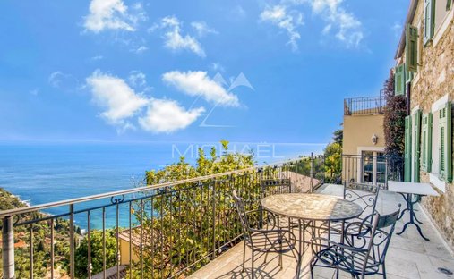 Villa in Village-Cros de Caste-Coupiere-Mont Gros, Roquebrune-Cap-Martin, France 1