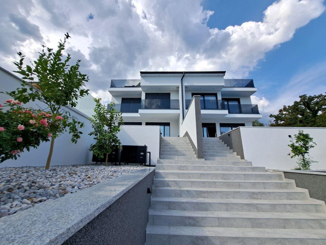 Villa in Opcina Lovran, Primorje-Gorski Kotar County, Croatia 1 - 14613614