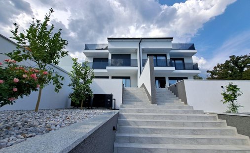 Villa in Opcina Lovran, Primorje-Gorski Kotar County, Croatia 1