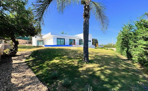 Villa in Loule (Sao Clemente), Algarve, Portugal 1