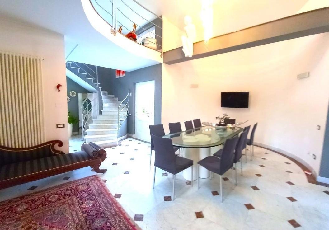 Villa in Marina di Carrara, Tuscany, Italy 3 - 15372183