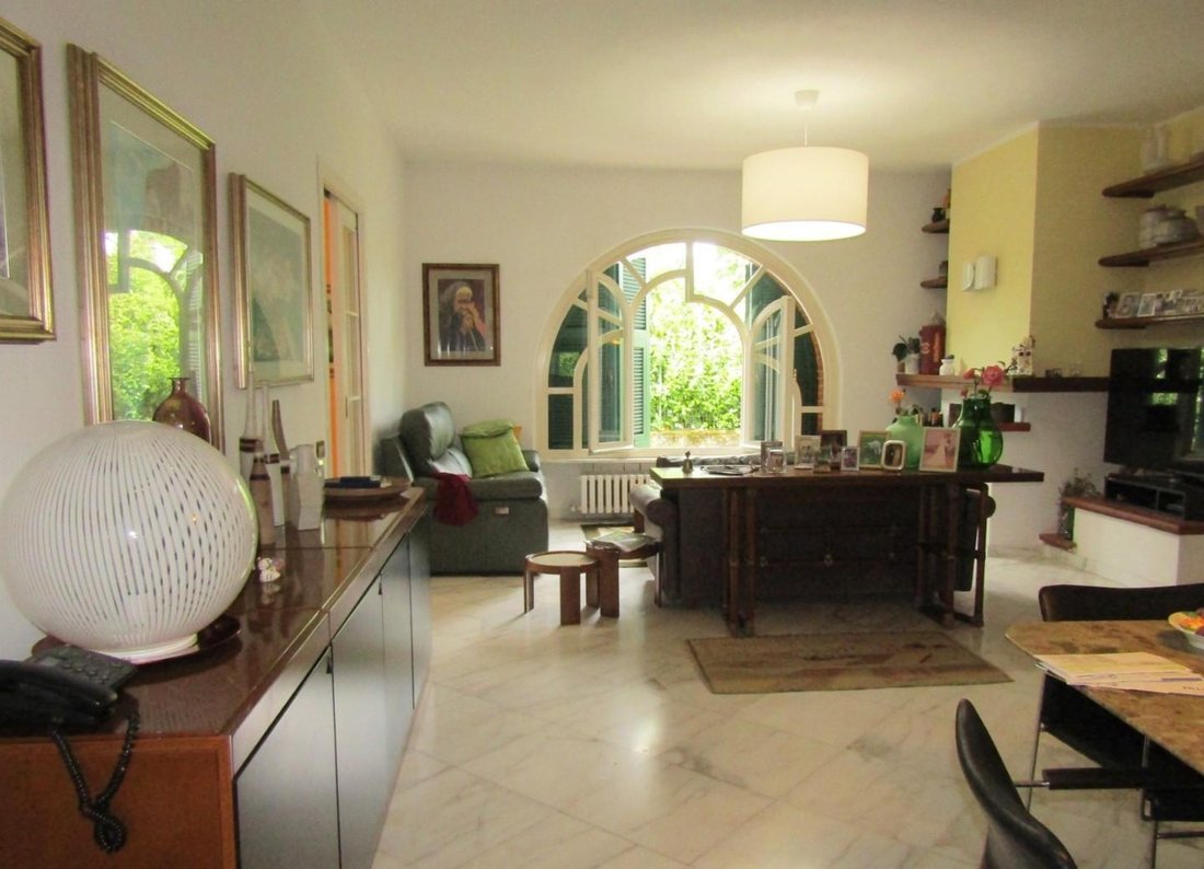 Villa in Avenza, Marina di Carrara, Tuscany 2 - 15372195