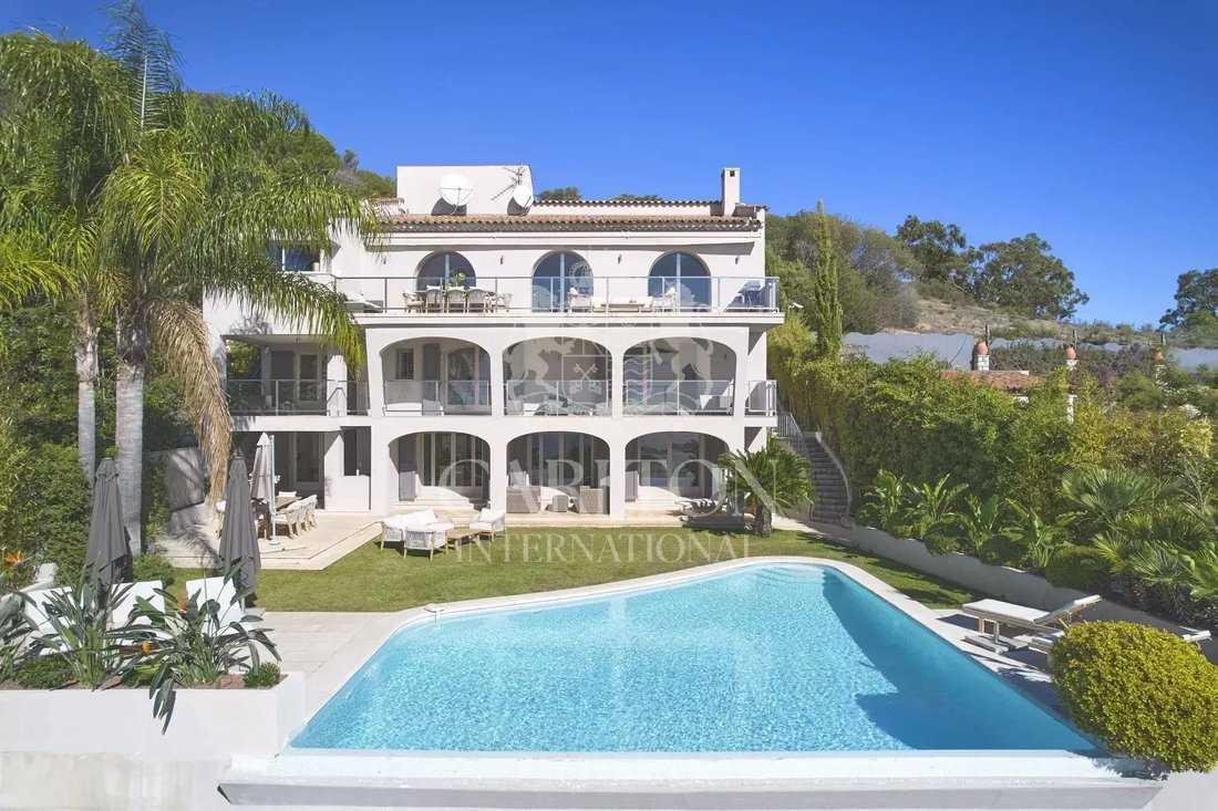 Villa in Cannes, Provence-Alpes-Côte d'Azur, France 2 - 15371060