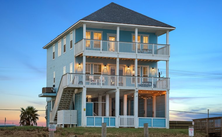 Stunning Luxury Oceanfront Homes In Texas image