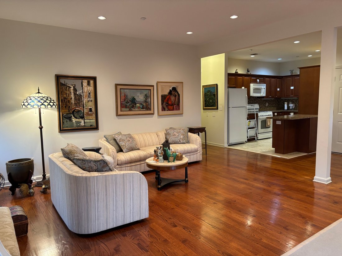 Condo in Plainview, New York, United States 2 - 15374401