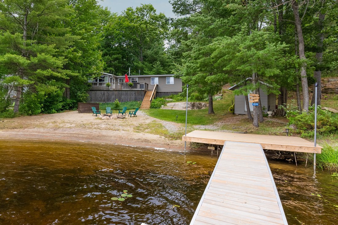House in Gravenhurst, Ontario, Canada 1 - 15374453