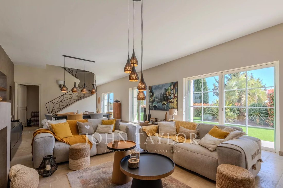 Villa in Les Cougoulins-Rastines, Antibes, France 5 - 15374622