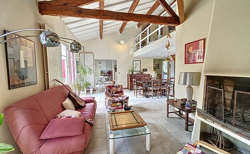 Villa in Montagne des Chèvres, Villeneuve-lès-Avignon, France 1