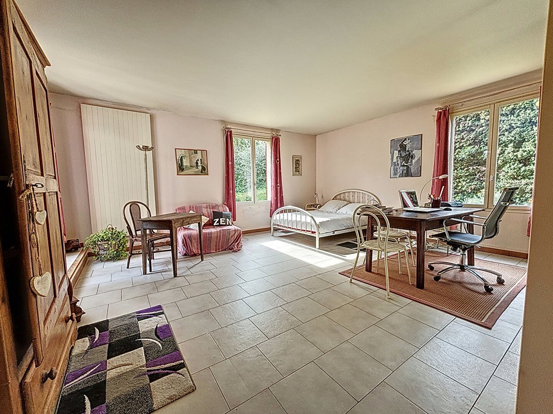 Villa in Montagne des Chèvres, Villeneuve-lès-Avignon, France 4 - 15374572