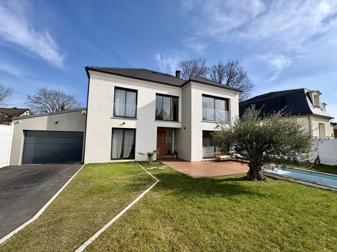 House in Chennevieres-sur-Marne, Ile-de-France, France 1 - 15375246