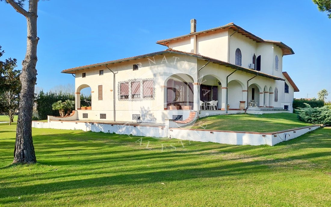 Villa in Pietrasanta, Tuscany, Italy 3 - 15375368