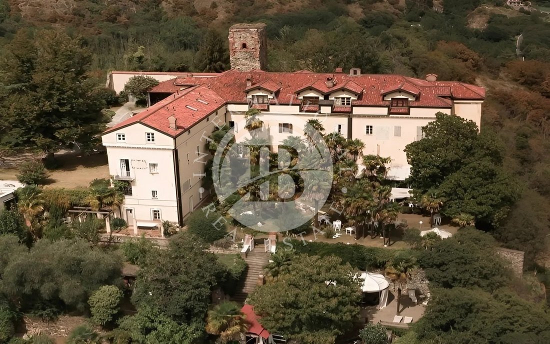 A 17th-Century Piedmont Castle Where Time Whispers Through Sunlit Halls
