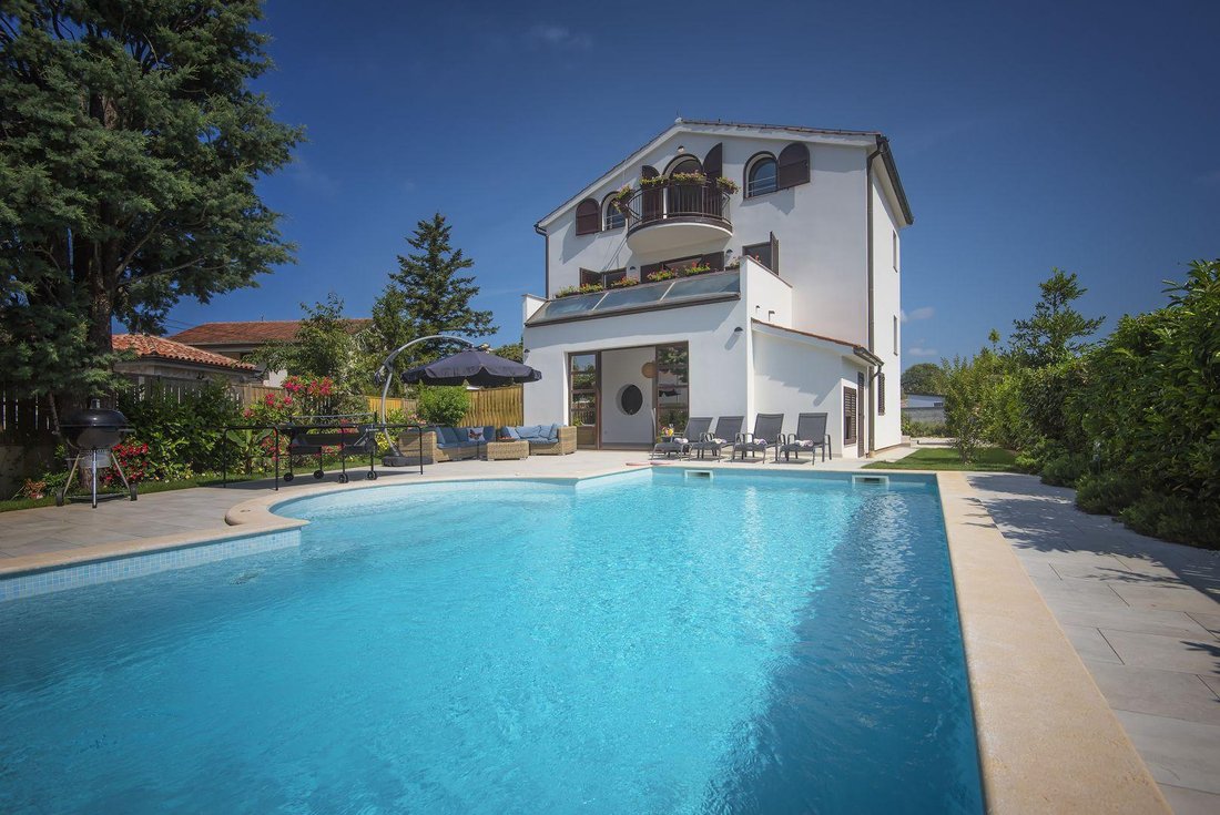 Villa in Fazana, Istria County, Croatia 2 - 14459014