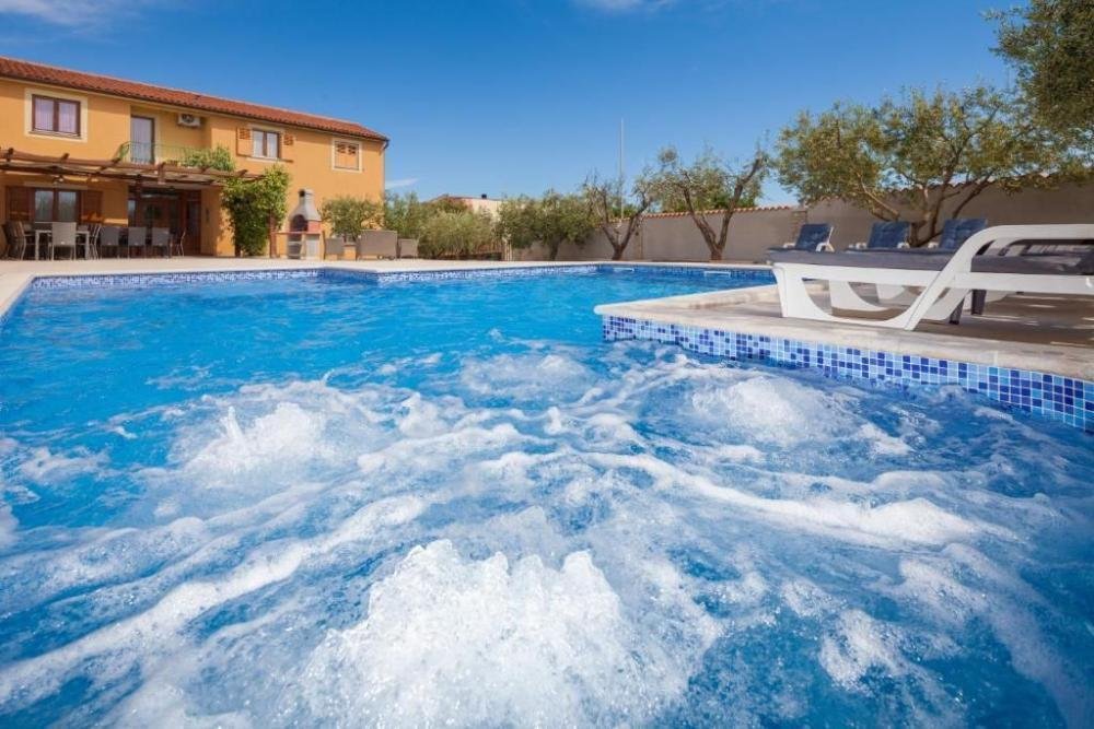 Villa in Banjole, Istria County, Croatia 1 - 12794596