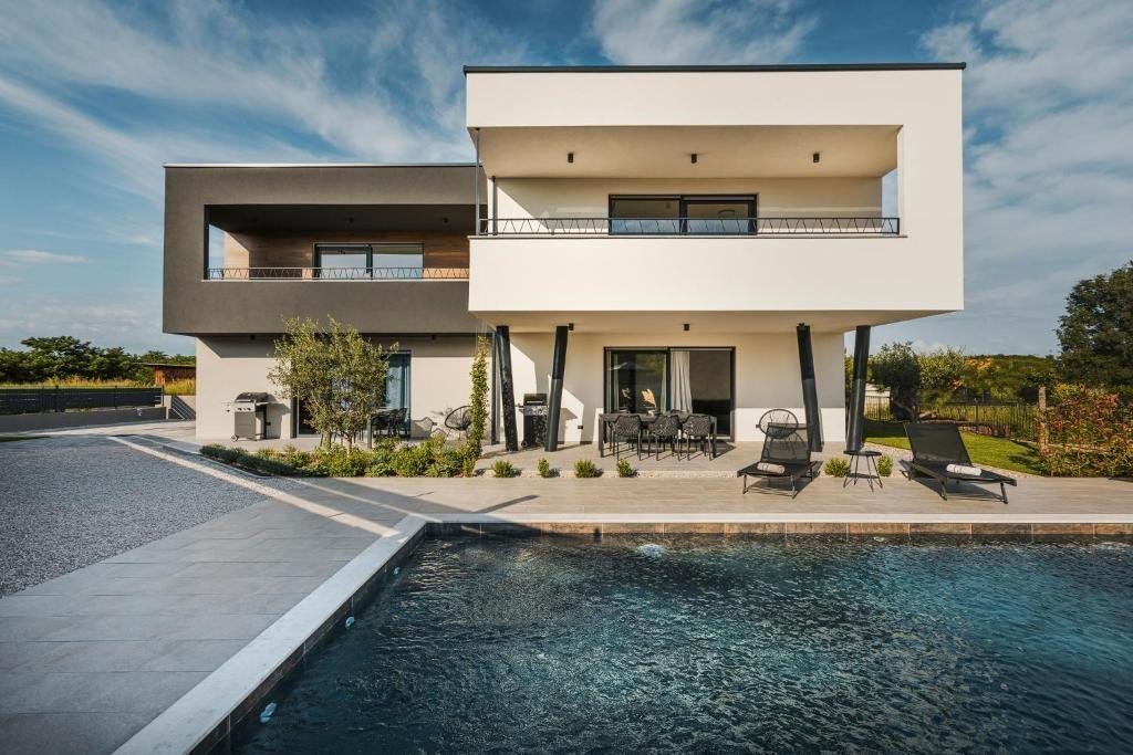 Villa in Umag, Istria County, Croatia 2 - 14896147