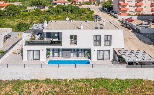 Villa in Grad Pula, Istria County, Croatia 1
