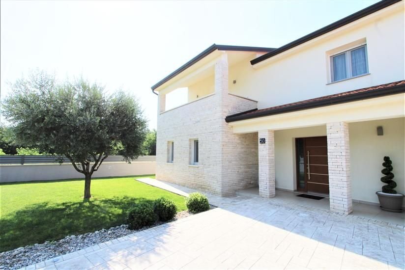 Villa in Porec, Istria County, Croatia 2 - 15379493