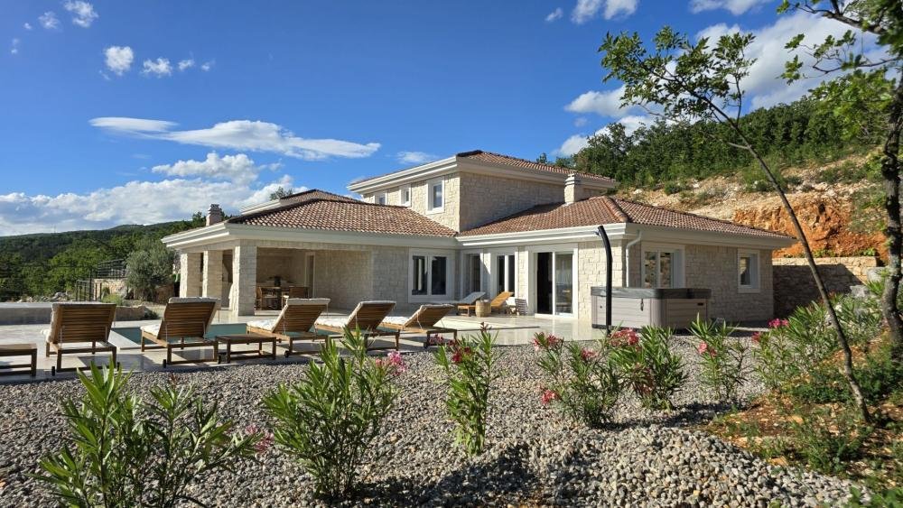 Villa in Grad Crikvenica, Primorje-Gorski Kotar County, Croatia 1 - 14414969