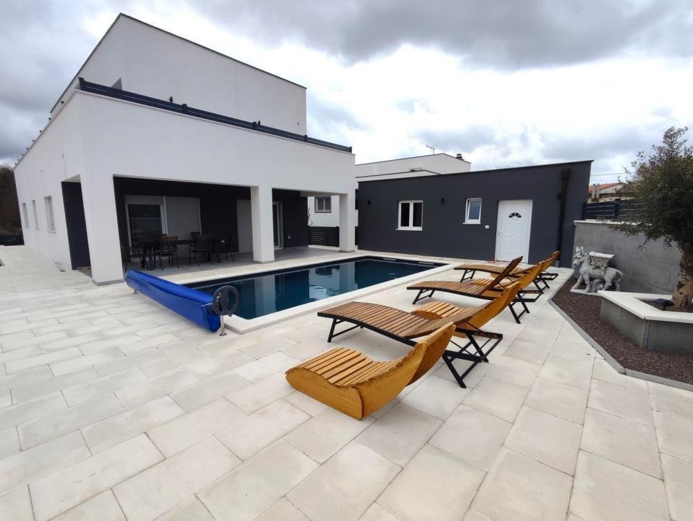 Villa in Vodnjan, Istria County, Croatia 2 - 12688851