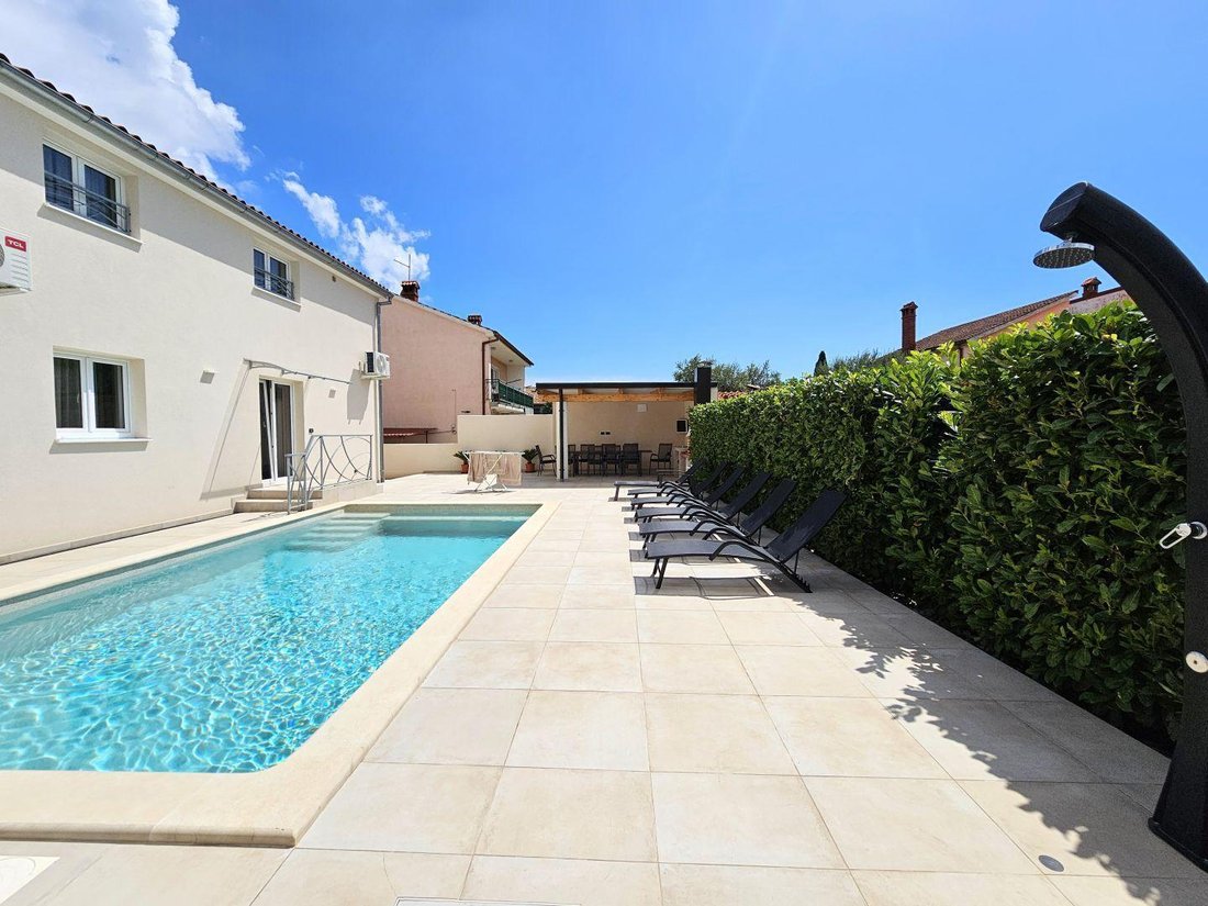 Villa in Grad Pula, Istria County, Croatia 2 - 14434866