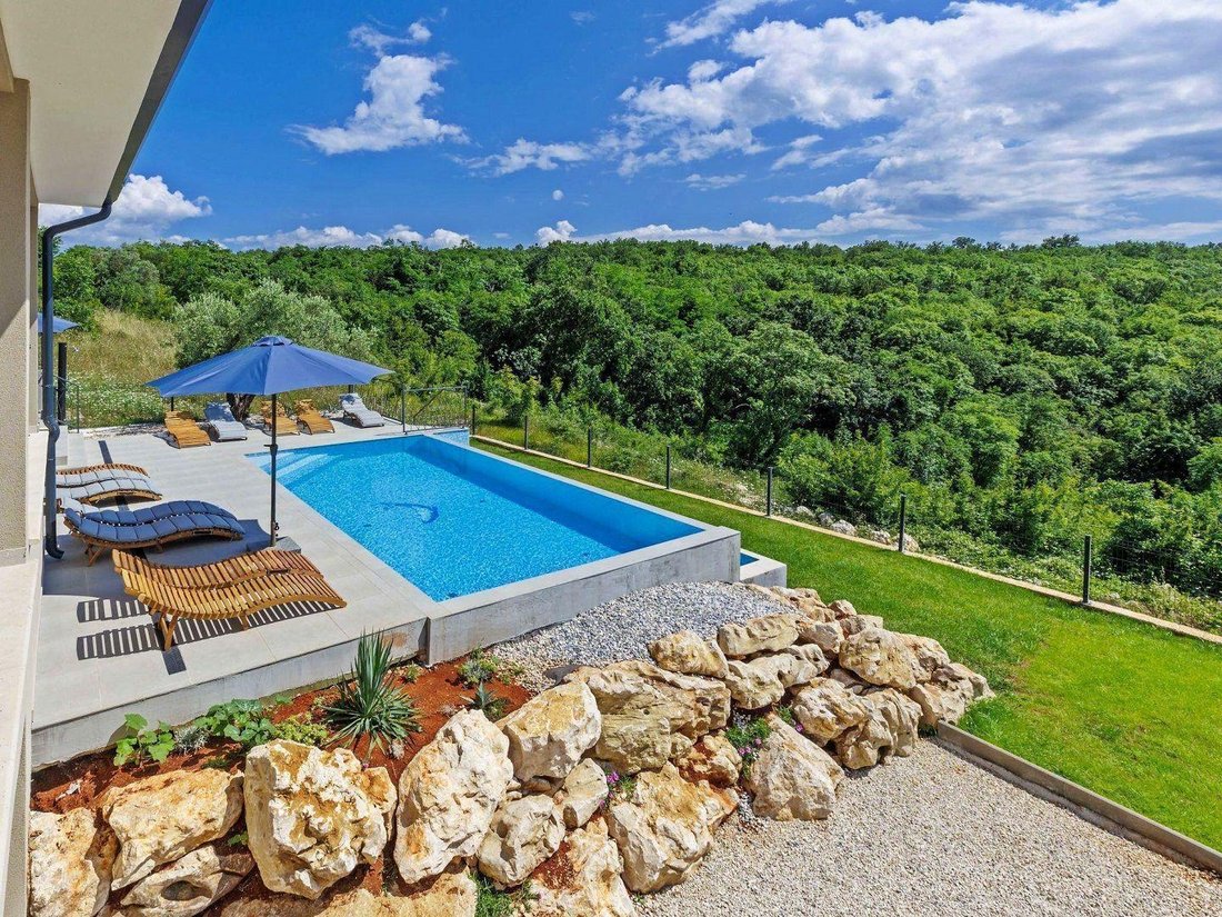 Villa in Brtonigla, Istria County, Croatia 2 - 14476818