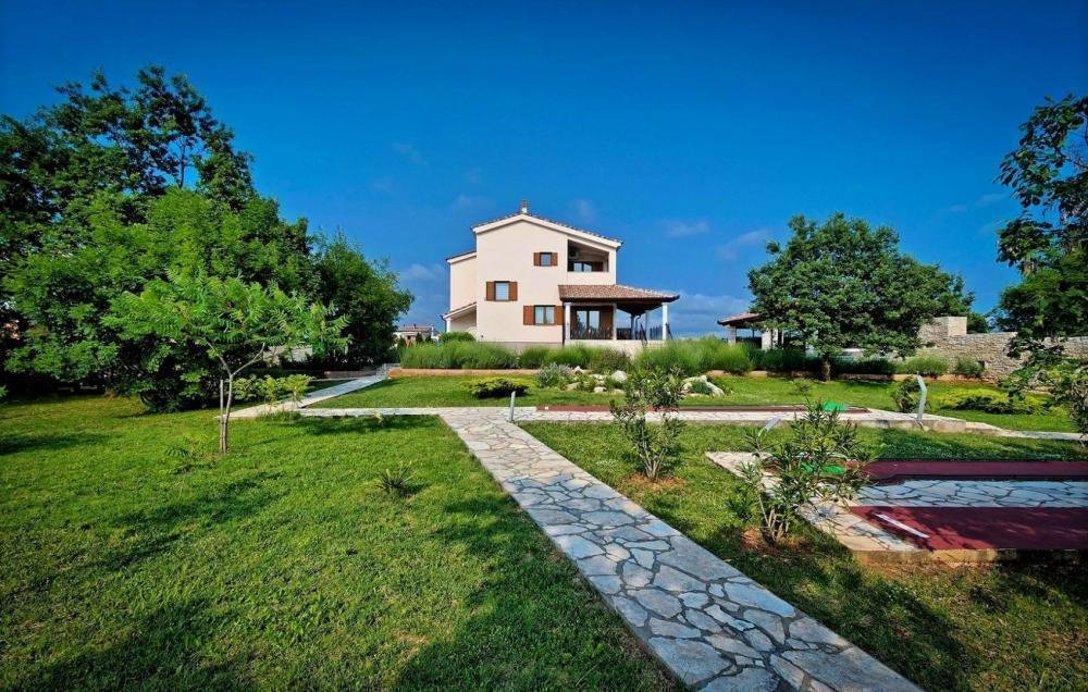 Villa in Svetvincenat, Istria County, Croatia 1 - 14271792