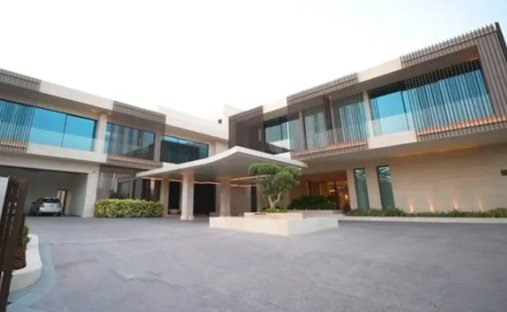 Villa in Dubai, Dubai, United Arab Emirates 1