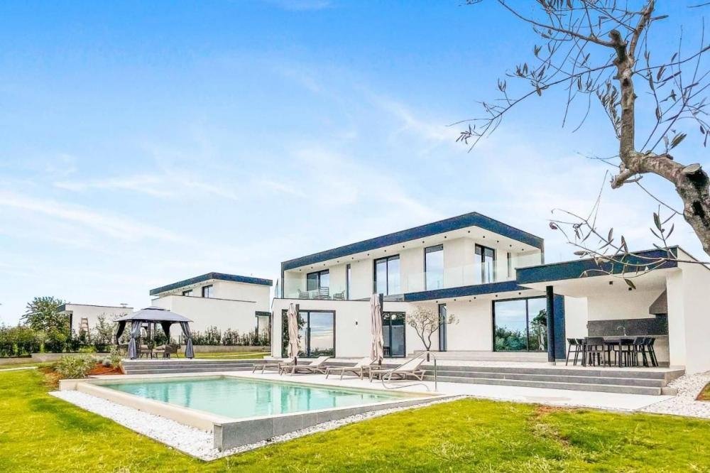 Villa in Kastelir, Istria County, Croatia 1 - 12179240