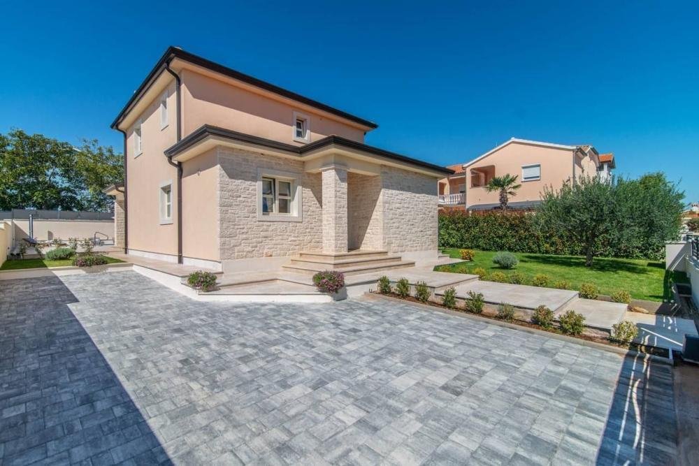 Villa in Porec, Istria County, Croatia 2 - 14233011