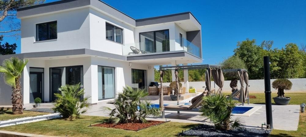 Villa in Svetvincenat, Istria County, Croatia 1 - 13882568