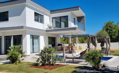 Villa in Svetvincenat, Istria County, Croatia 1