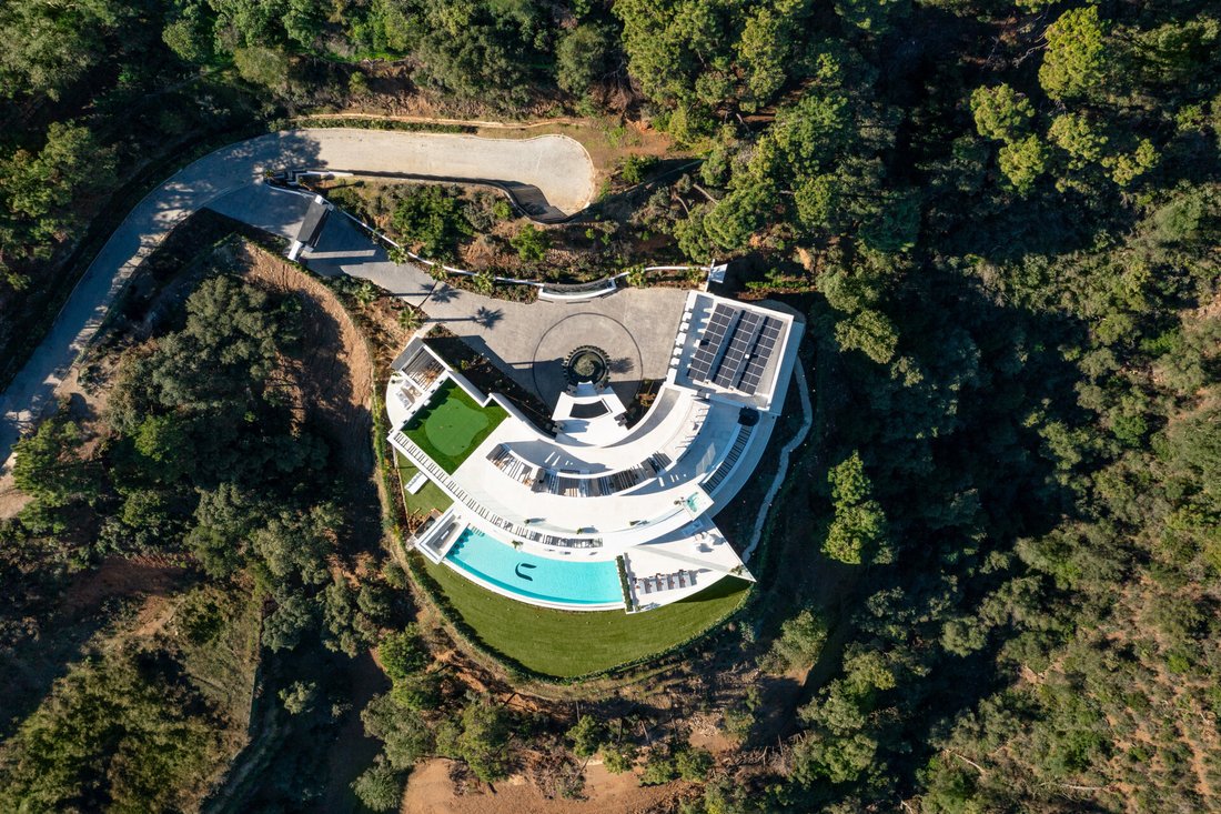 Villa in La Zagaleta, Benahavis, Andalusia 2 - 15376696