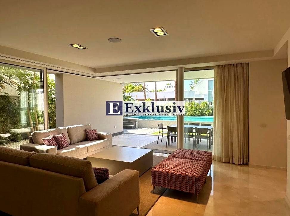 Villa in Costa Adeje, Adeje, Canary Islands 1 - 15375951
