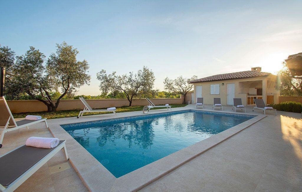 Villa in Vodnjan, Istria County, Croatia 4 - 14434859